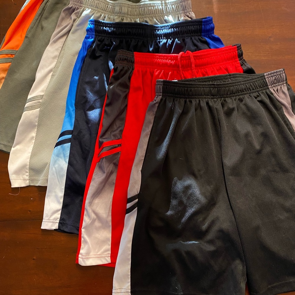 5 pairs Men’s basketball shorts. Medium